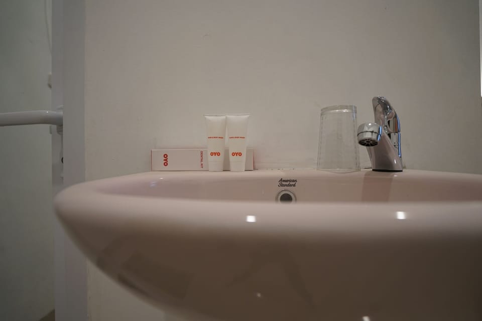 Bathroom sink