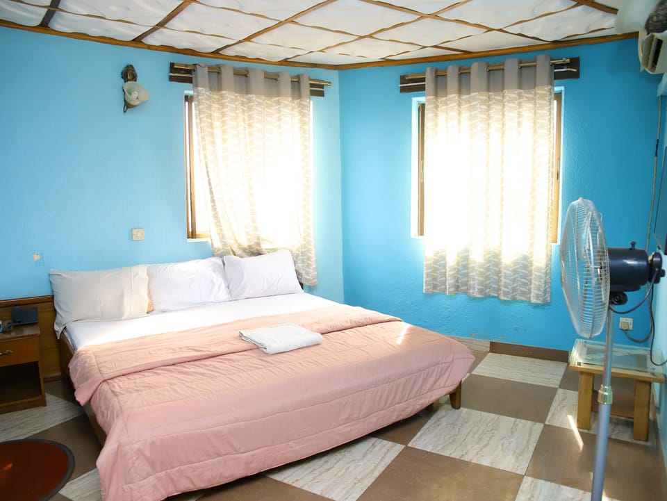 Presidential Suite | Iron/ironing board, free WiFi, bed sheets