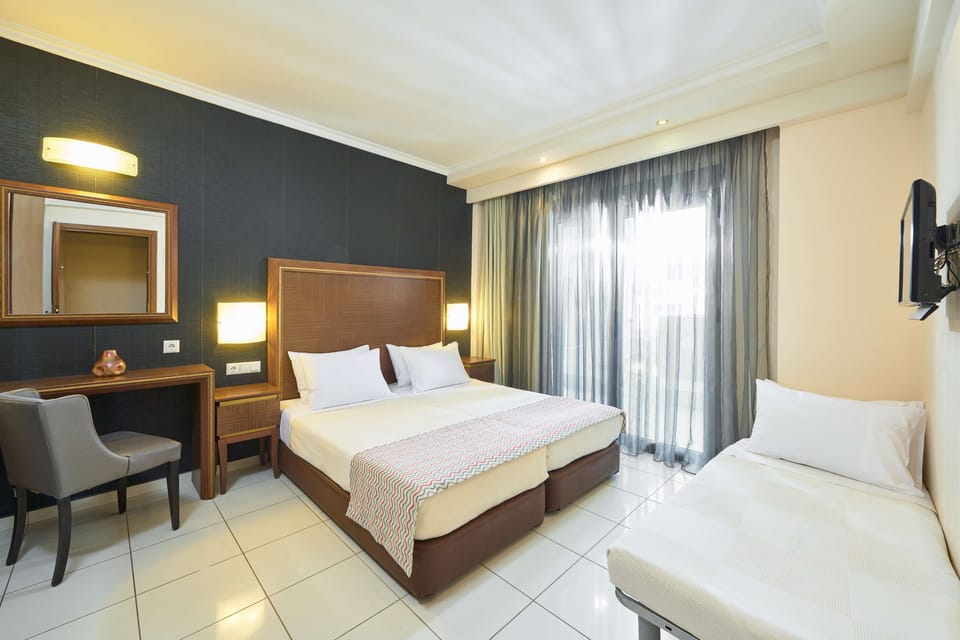 Double or Twin Room | In-room safe, desk, soundproofing, free WiFi