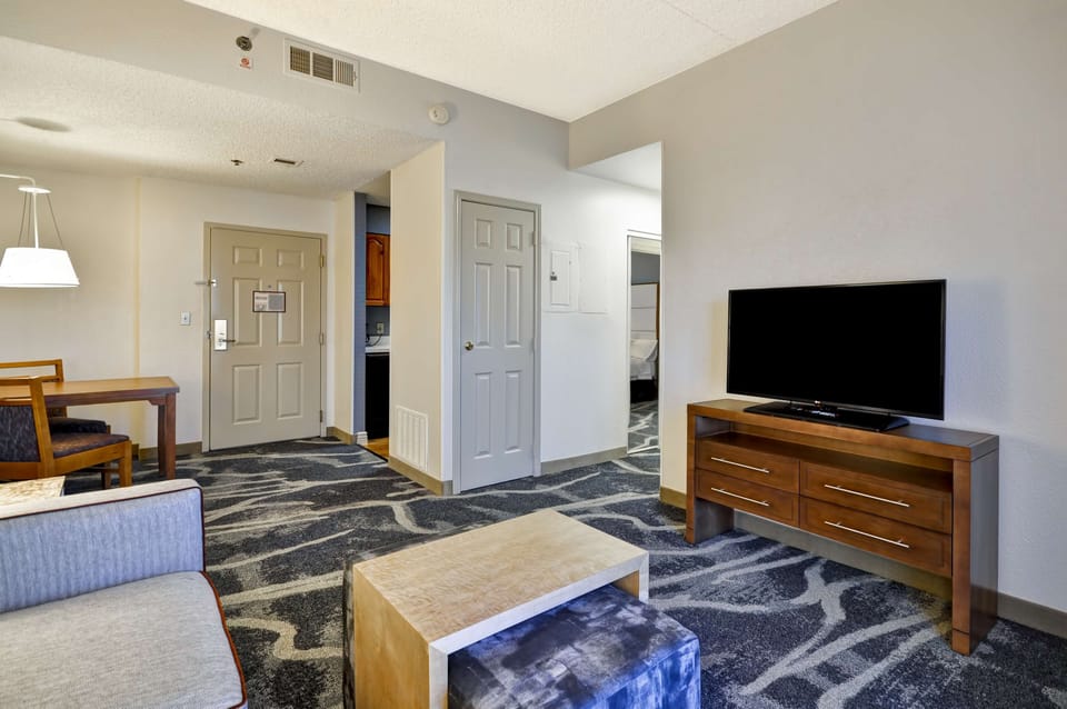 Desk, iron/ironing board, free cribs/infant beds, free WiFi