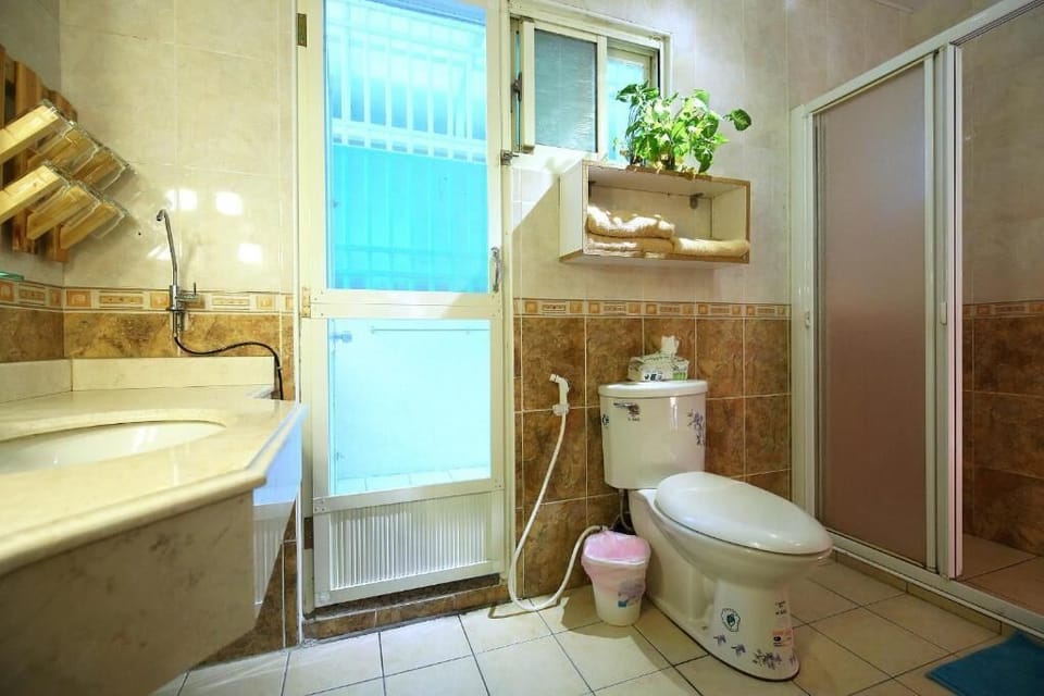 Family Room (Sea) | Bathroom | Shower, hair dryer, slippers, towels