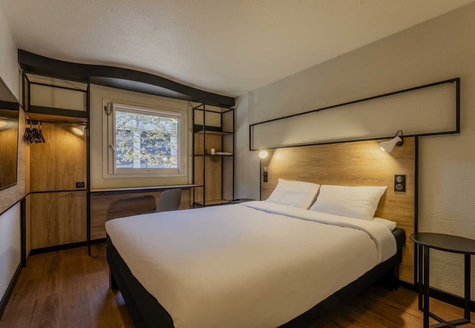 Premium bedding, desk, soundproofing, iron/ironing board