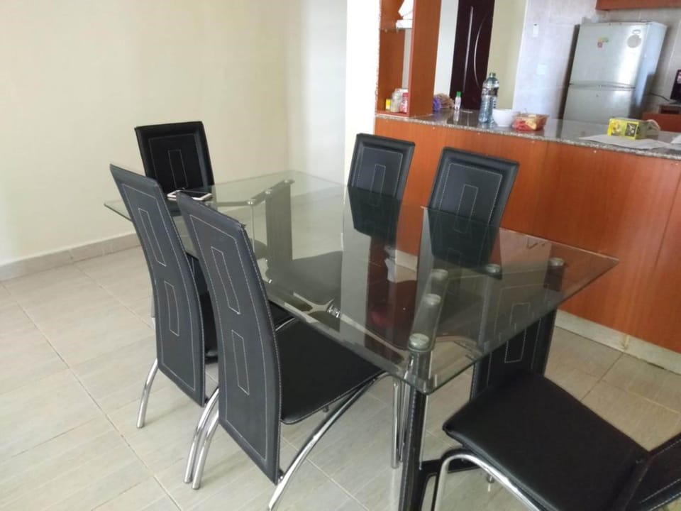 Apartment, 3 Bedrooms | In-room dining