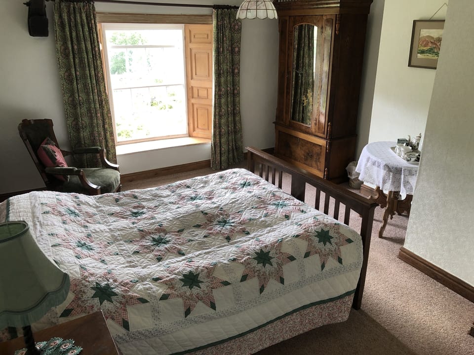 Double Room, Private Bathroom | Individually decorated, individually furnished, bed sheets