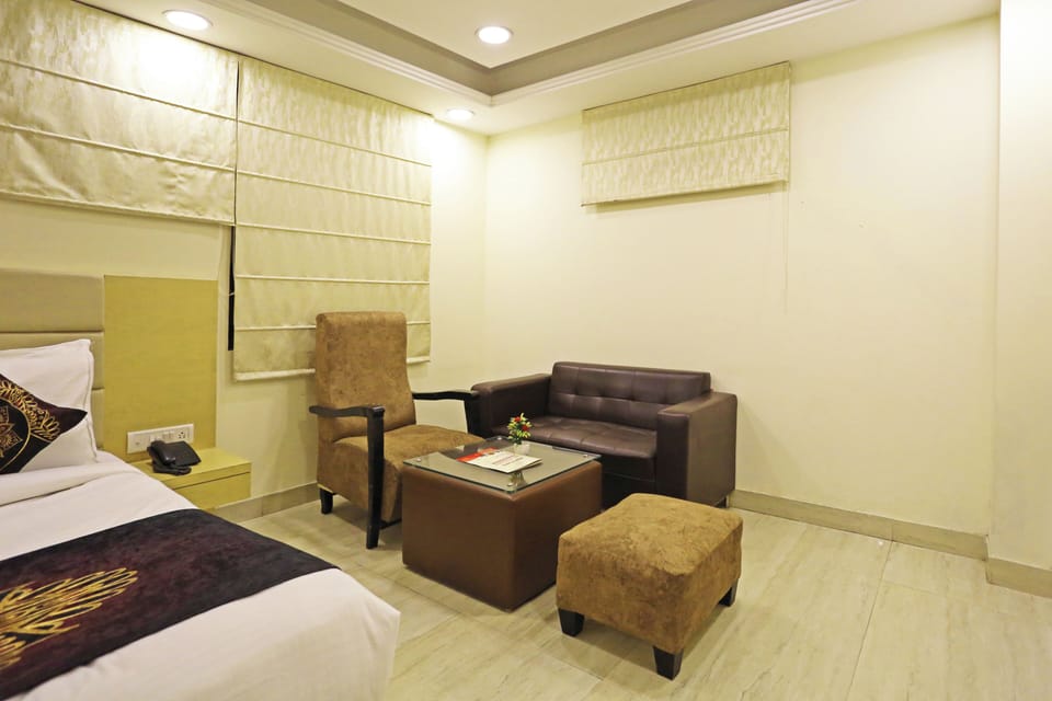 Family Quadruple Room | Desk, soundproofing, iron/ironing board, free WiFi