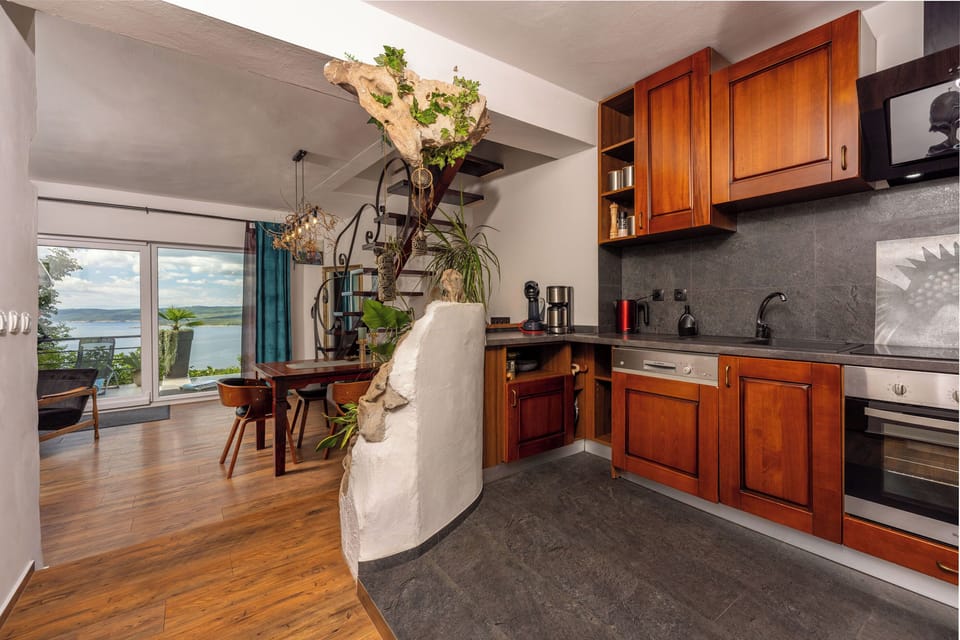 House | Living room | Flat-screen TV