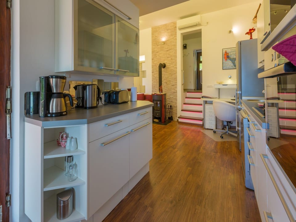 Private kitchen | Espresso maker, fridge, microwave, oven