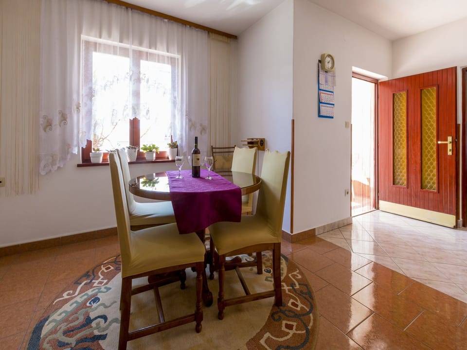 Private kitchen | Fridge, microwave, stovetop, espresso maker