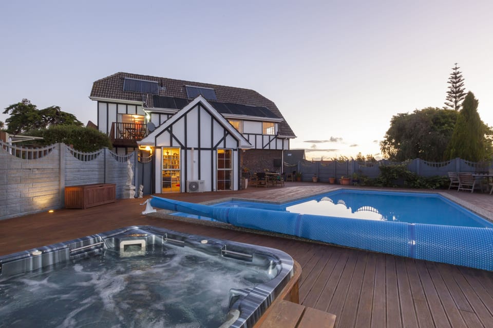 Tudor Manor Bed & Breakfast Bed and Breakfast in Wellington Region