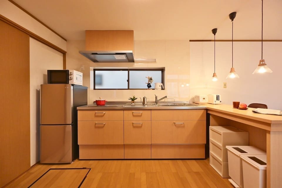 House, 2 Bedrooms | Private kitchenette | Fridge, microwave, stovetop, electric kettle