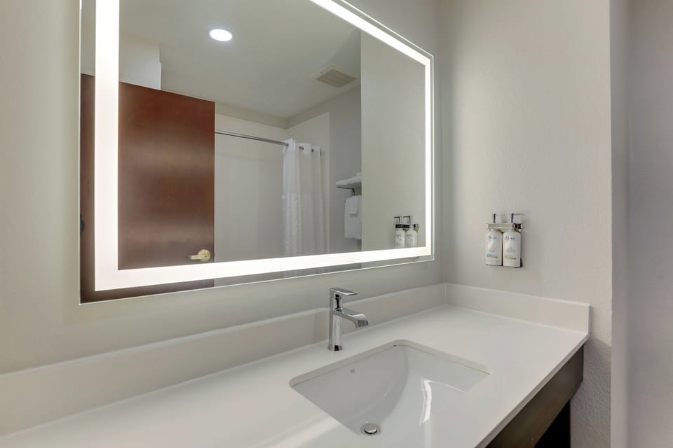 Standard Room, 1 King Bed with Sofa bed | Bathroom | Combined shower/tub, hair dryer, towels, soap