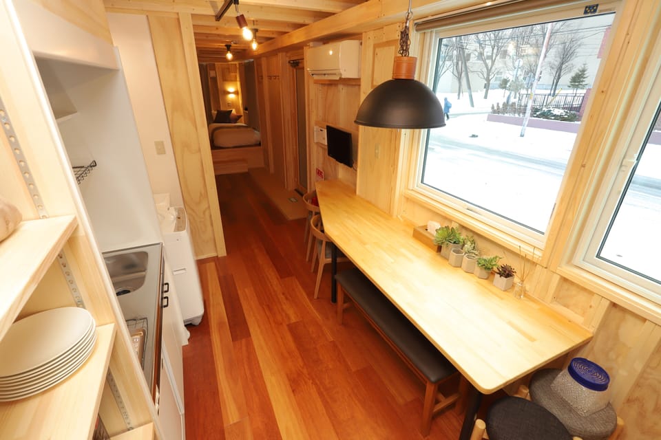 ROOM 3 JR Mobile Inn | Desk, free WiFi, bed sheets