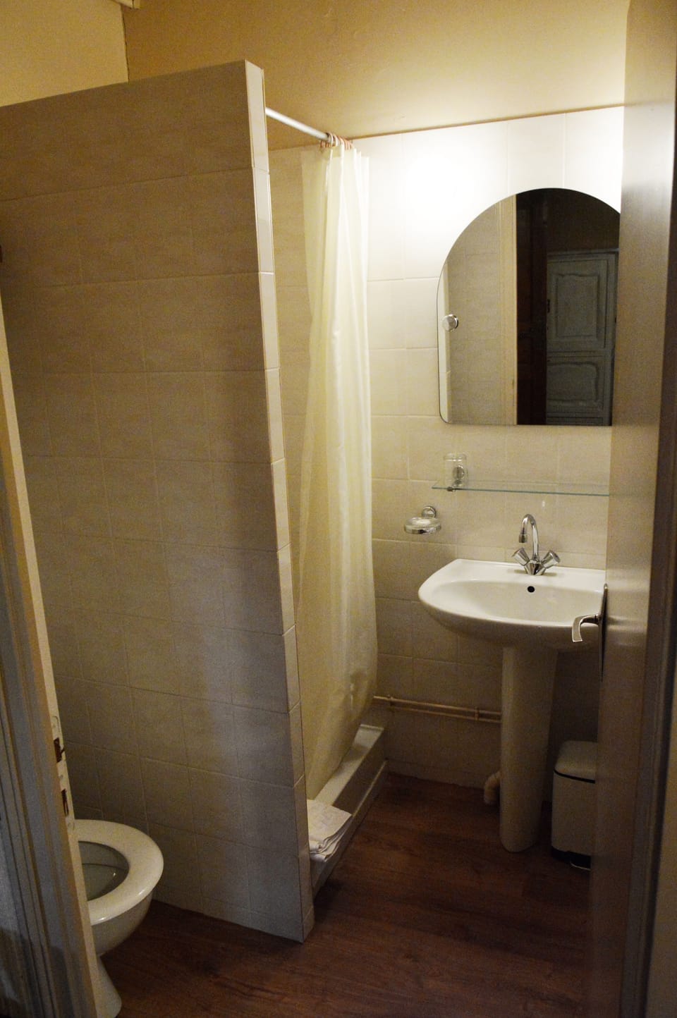 Deluxe Double Room | Bathroom | Shower, hair dryer, towels, soap