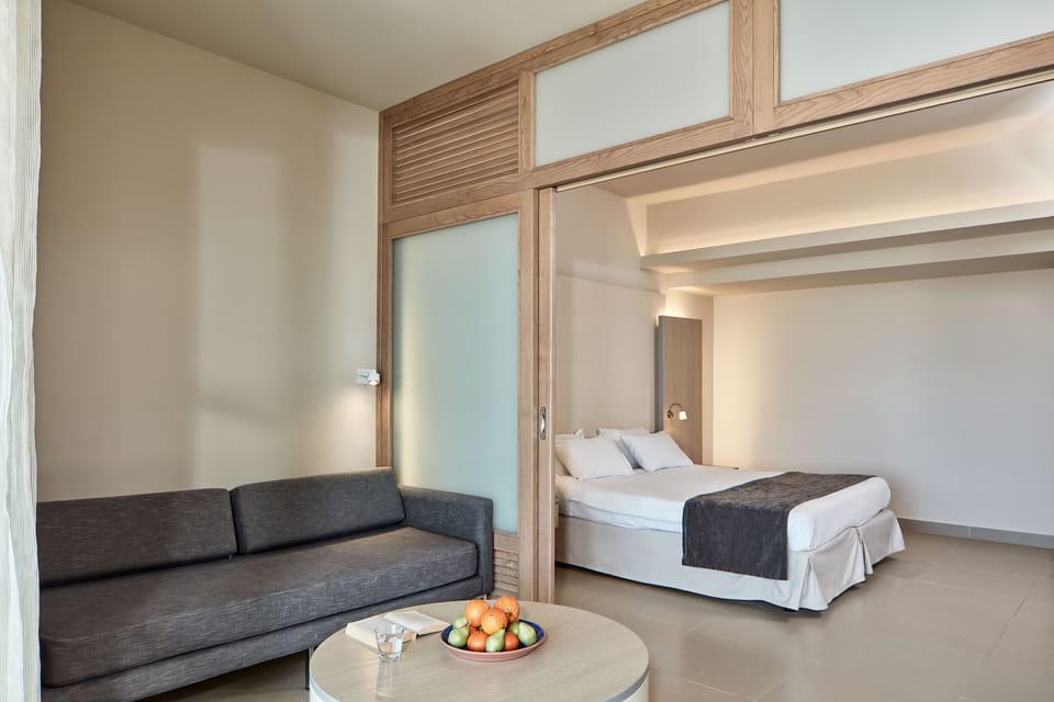 Superior Family Room Sea View | In-room safe, desk, blackout drapes, soundproofing