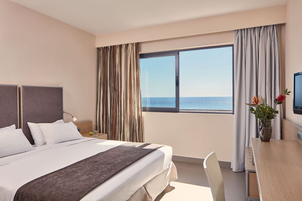 Superior Family Suite Sea View | Beach/ocean view
