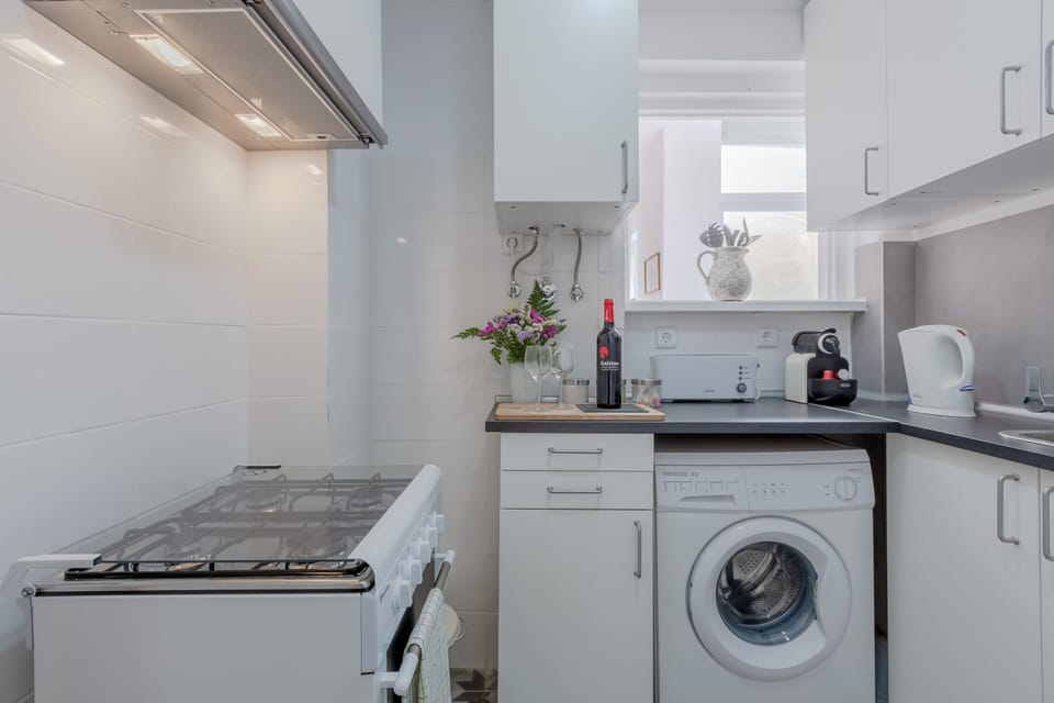 Apartment, 2 Bedrooms, Patio | Laundry