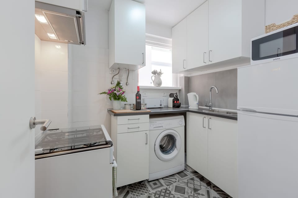 Apartment, 2 Bedrooms, Patio | Laundry