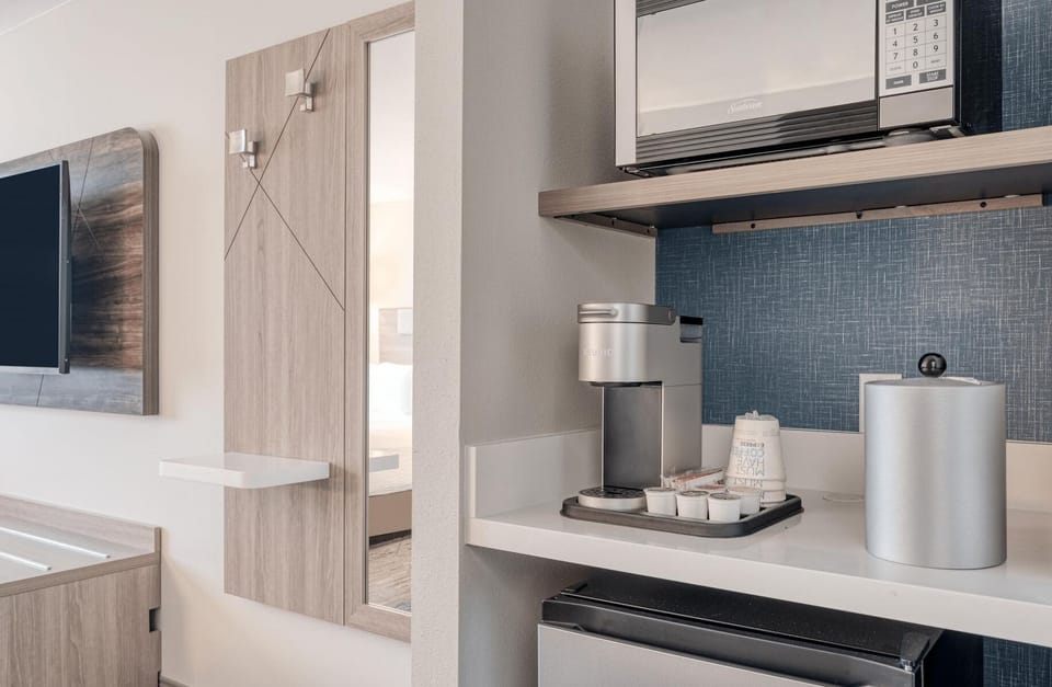 In-room safe, desk, blackout drapes, soundproofing