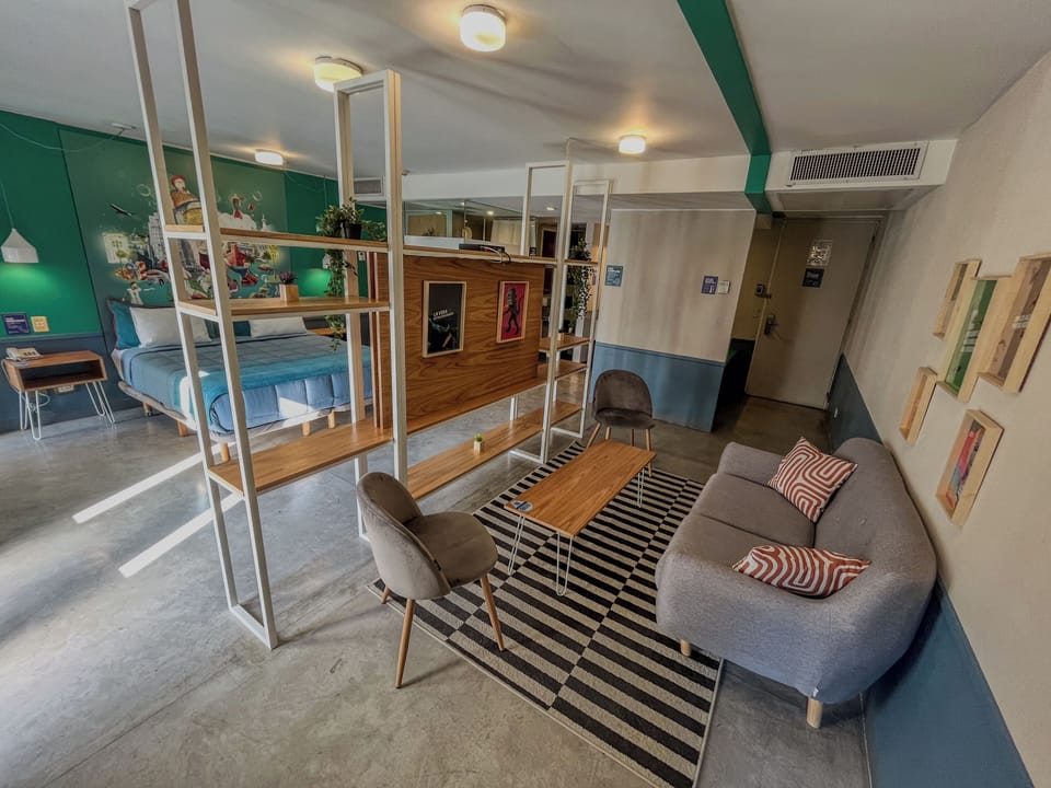 Premium Studio | In-room safe, blackout drapes, free WiFi, bed sheets