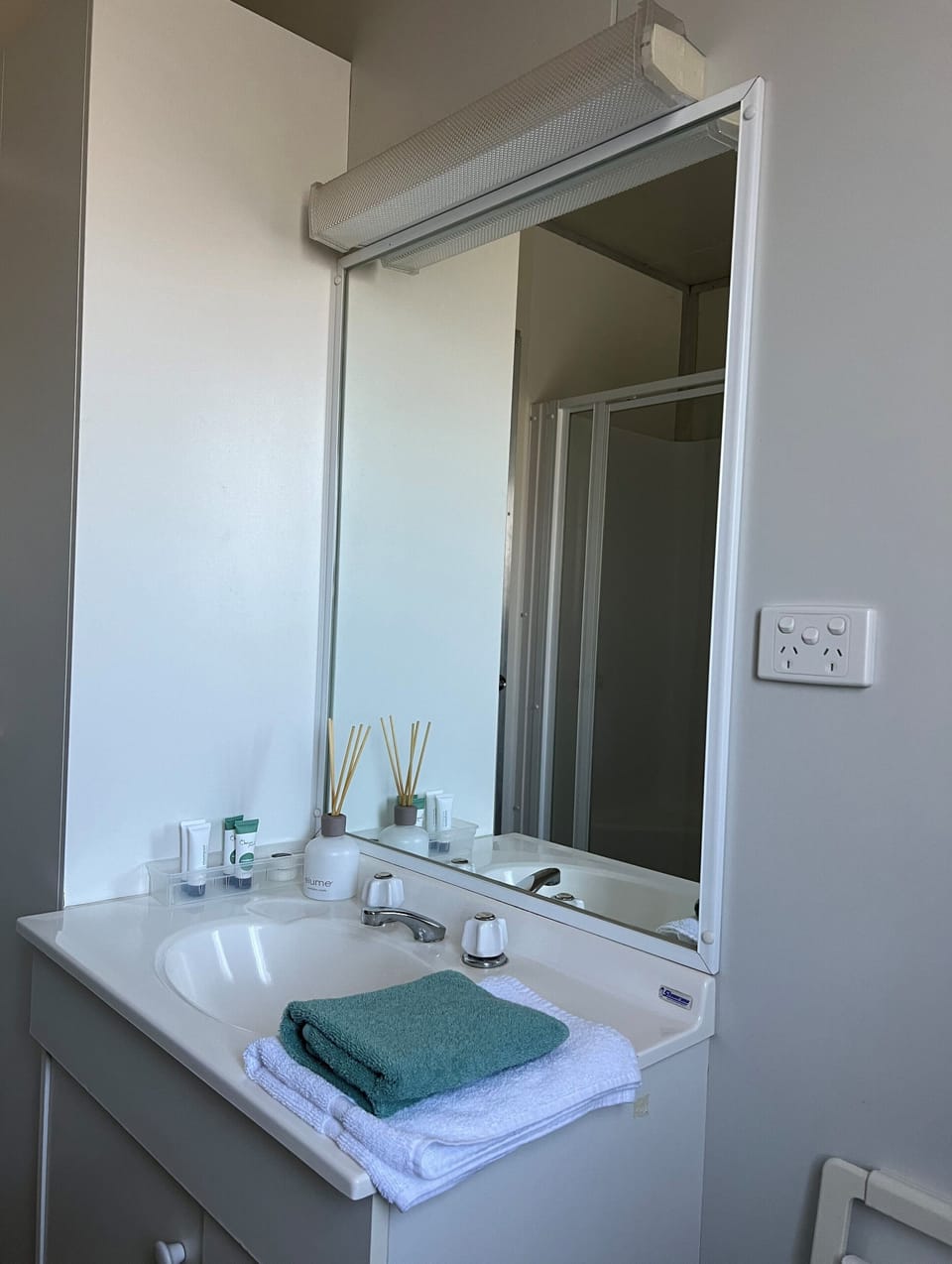 Deniliquin Pioneer Tourist Park Campground/ 
RV Resort in Deniliquin