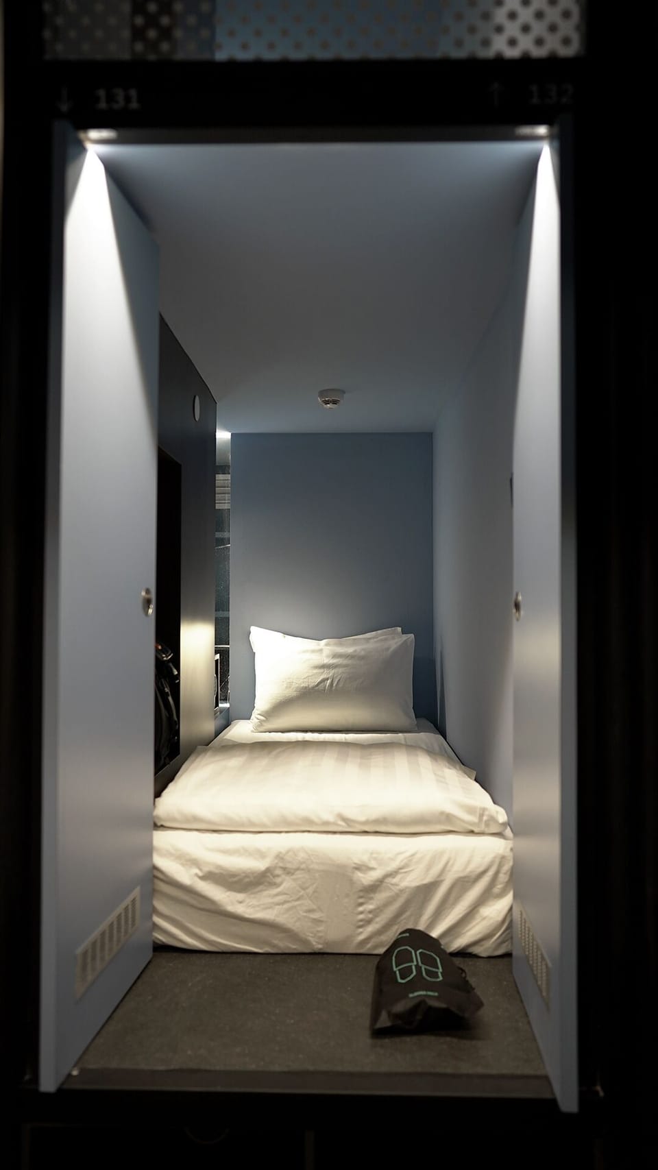 Capsule Mixed (Single) - max 12 Hours | Desk, WiFi (free), bed sheets
