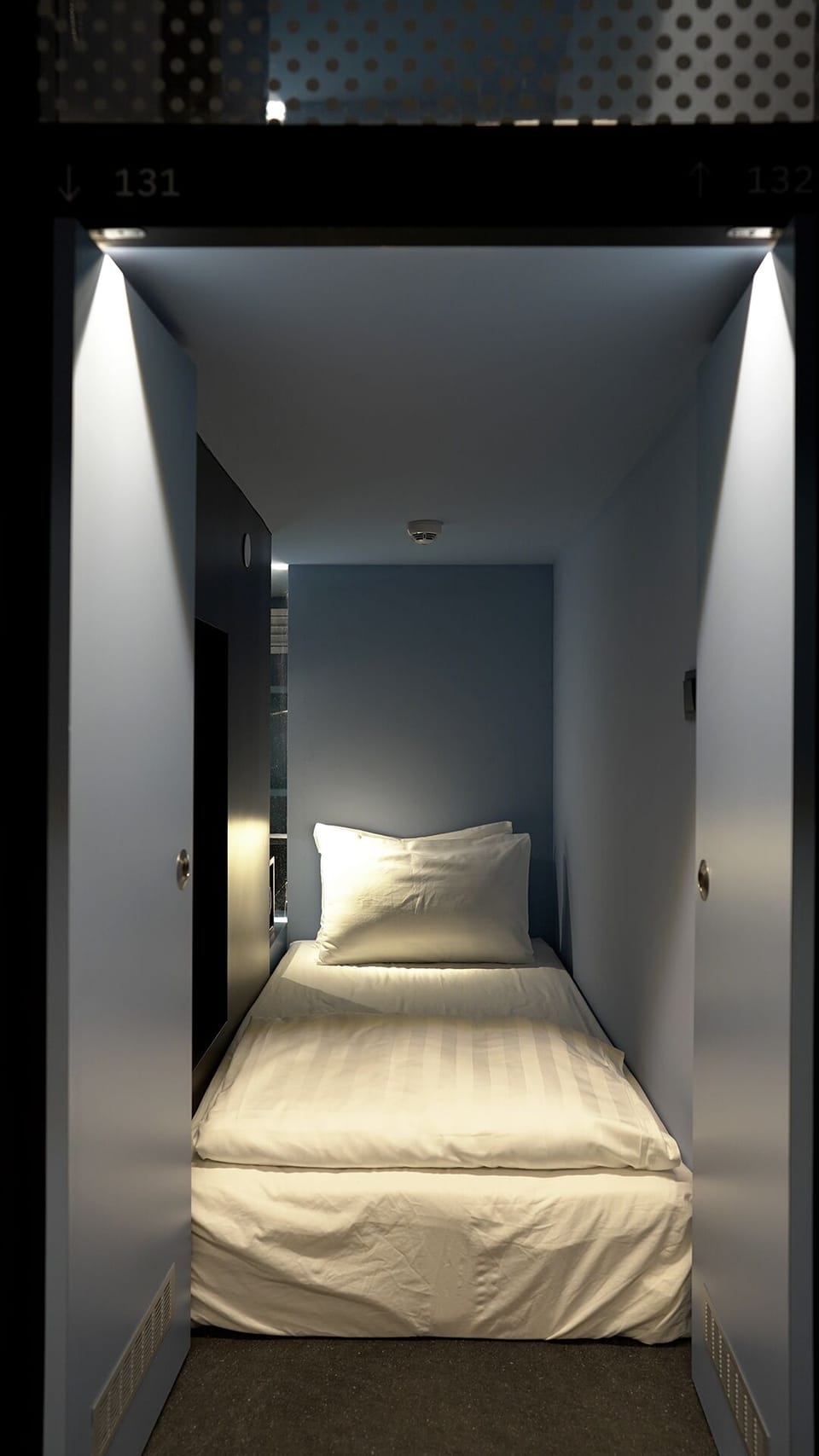 Capsule Mixed (Single) - max 12 Hours | Desk, WiFi (free), bed sheets