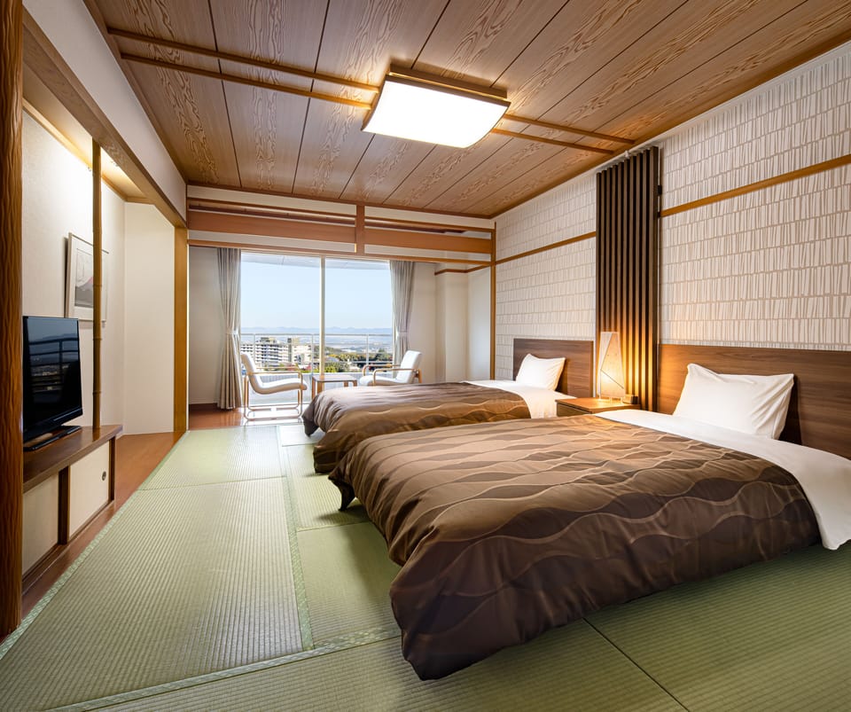 WiFi (free), bed sheets