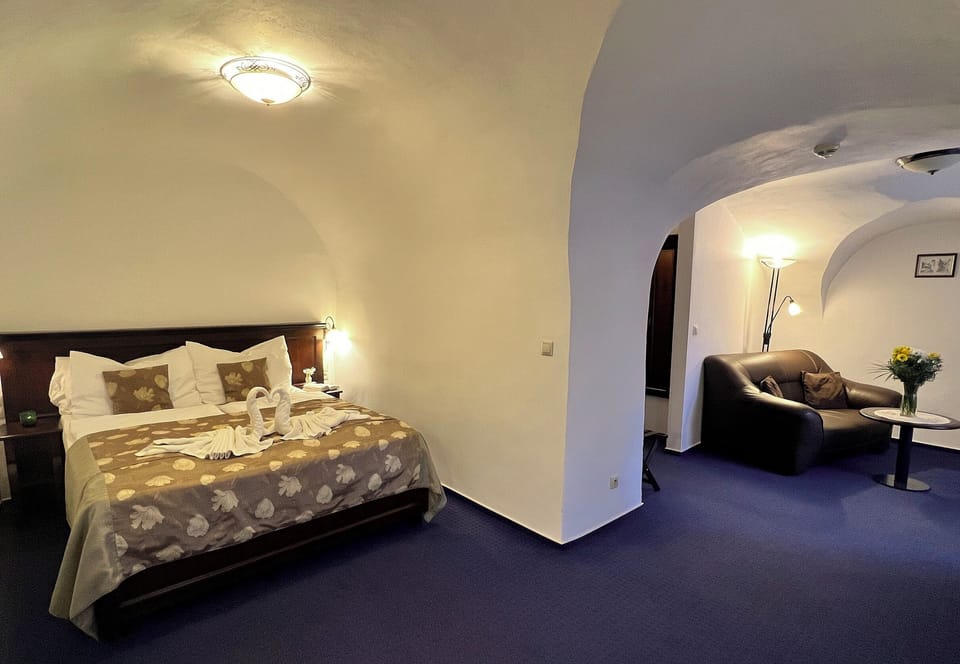 Double Room | Premium bedding, minibar, in-room safe, desk