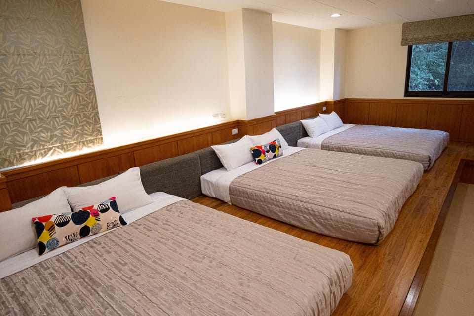 Family Room (6PAX) | Desk, free WiFi, bed sheets