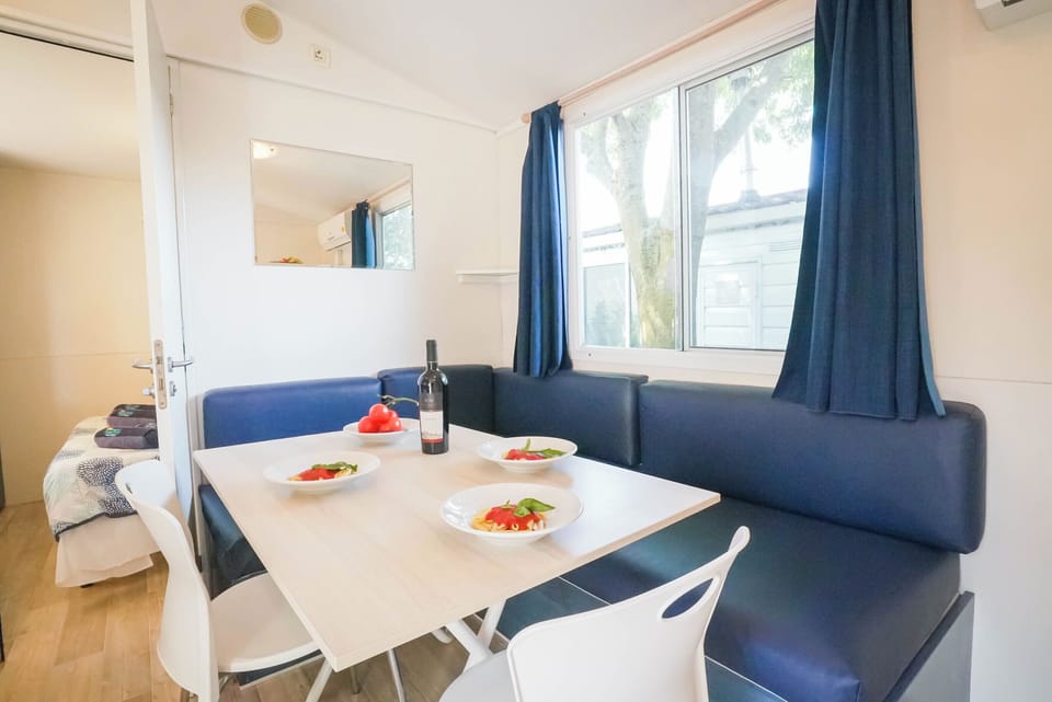 Standard Mobile Home | Private kitchen | Full-size fridge, stovetop, cookware/dishes/utensils