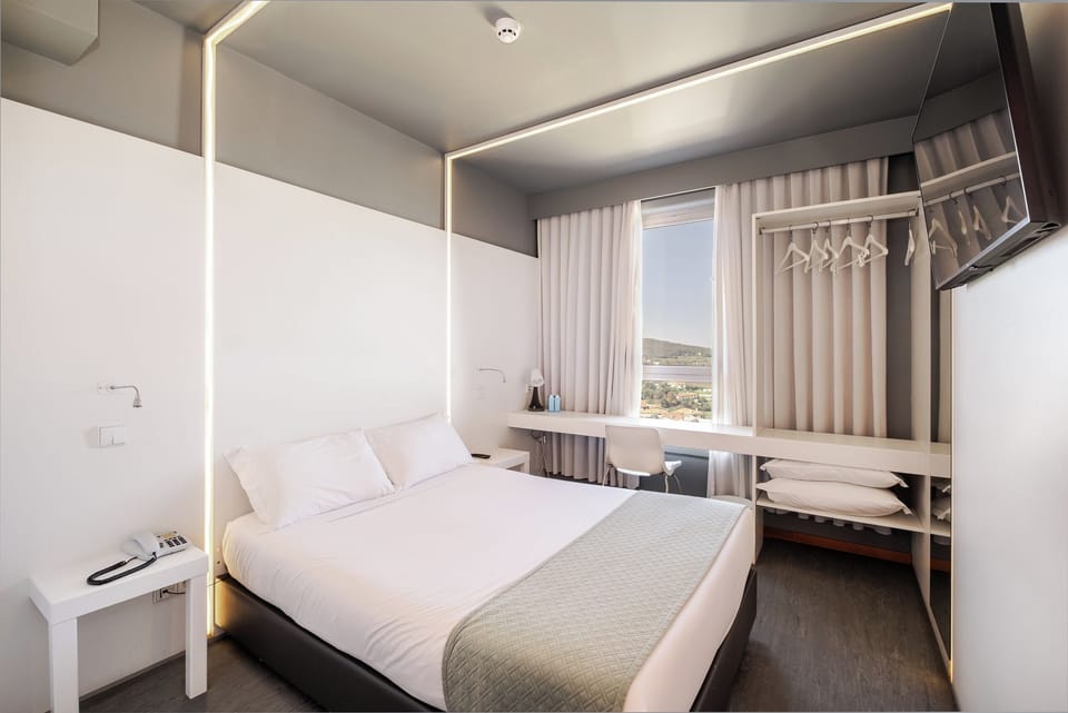 Soundproofing, WiFi (free), bed sheets