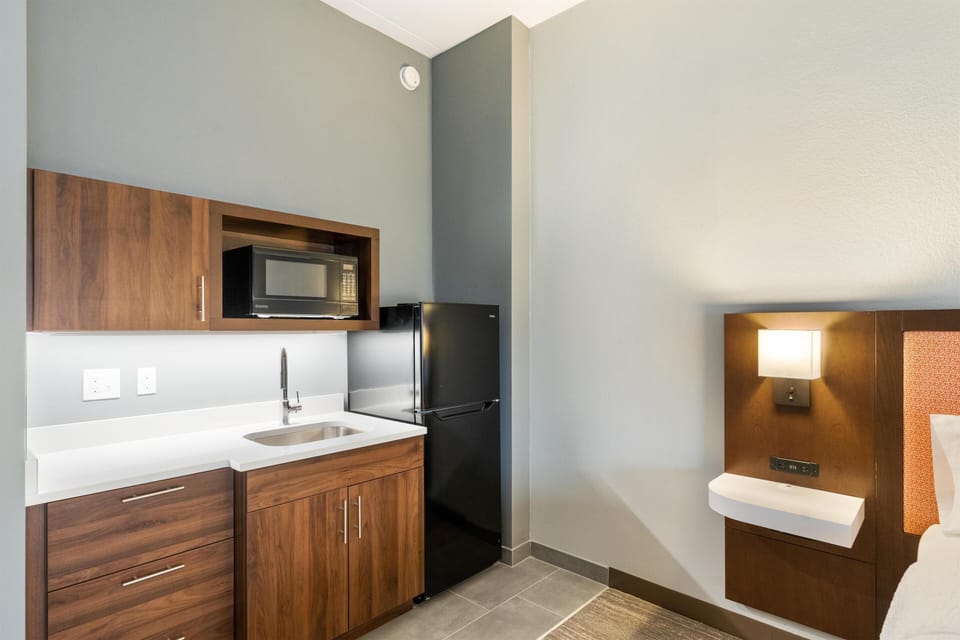 Fridge, microwave, coffee/tea maker