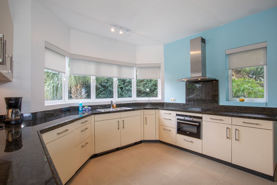 Apartment | Private kitchen | Full-size fridge, oven, stovetop, dishwasher