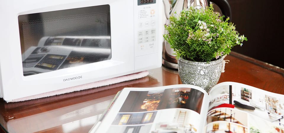 Studio (101) | Microwave