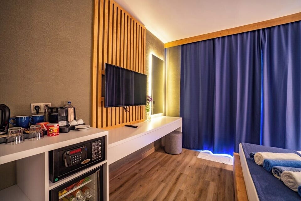 Minibar, in-room safe, soundproofing, iron/ironing board