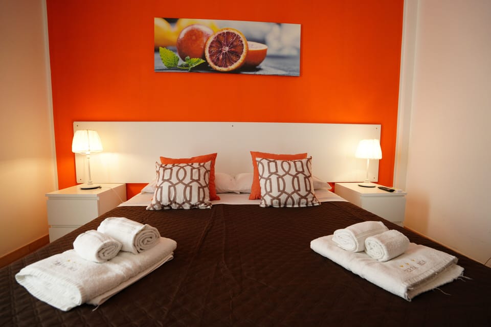 Basic Double or Twin Room (Arancia) | Premium bedding, down comforters, in-room safe, desk