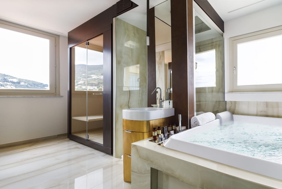 Suite, Hot Tub, Sea View (Wellness Suite Sauna and Terrace) | Room amenity