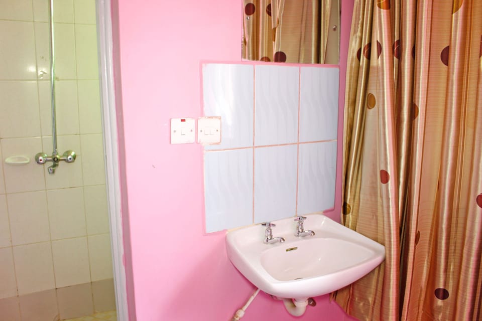 Standard Room | Bathroom sink