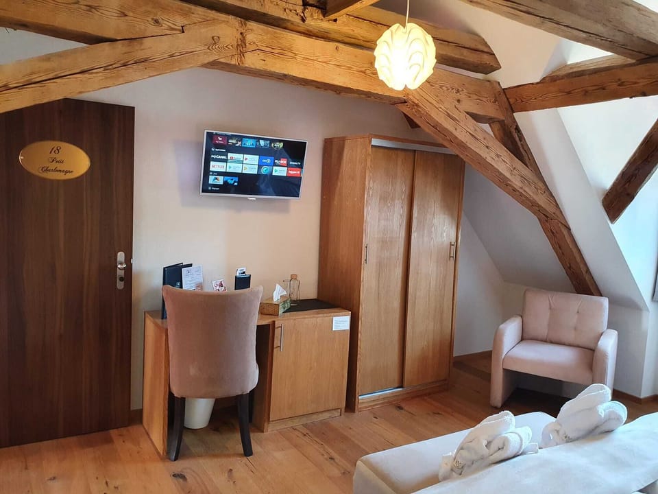Junior Quadruple Room | Premium bedding, individually decorated, individually furnished