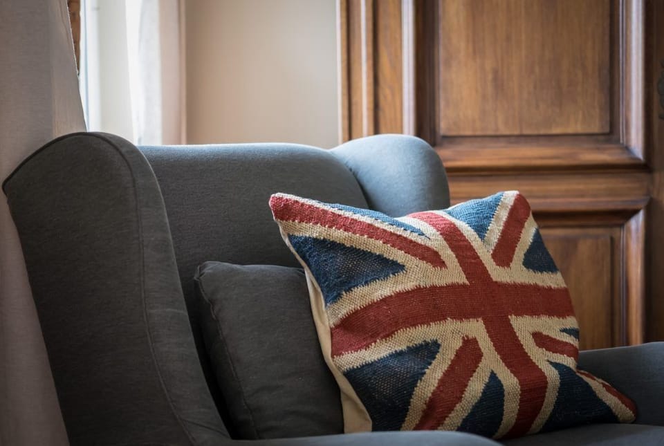 Comfort Double Room, Balcony (Comfort Balcony L) | Living area | TV