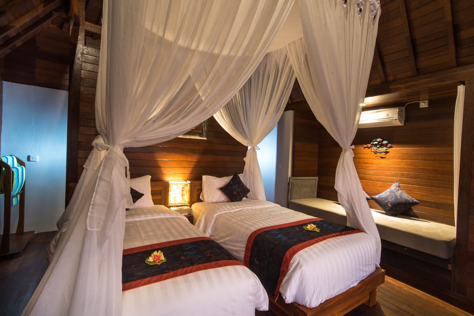 Double Room, Sea View | Desk, free WiFi