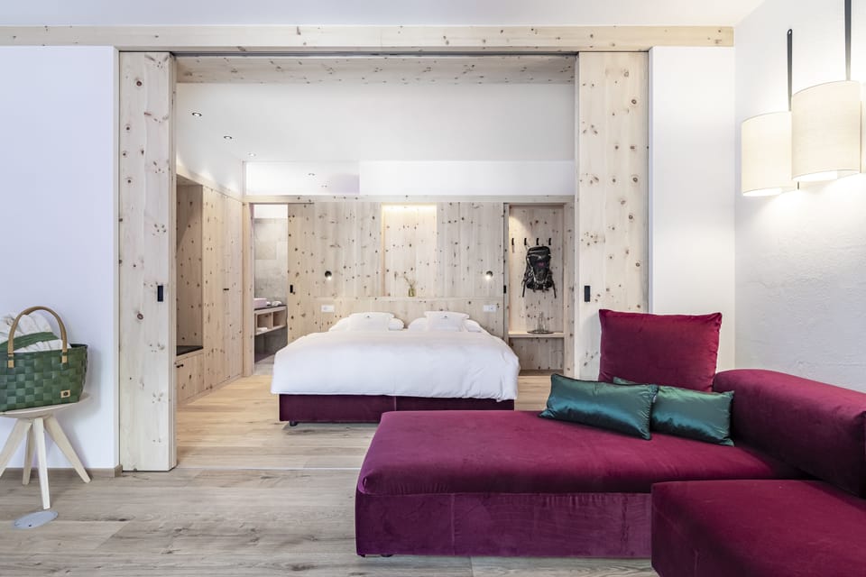 Superior Suite | Hypo-allergenic bedding available, minibar, in-room safe, desk