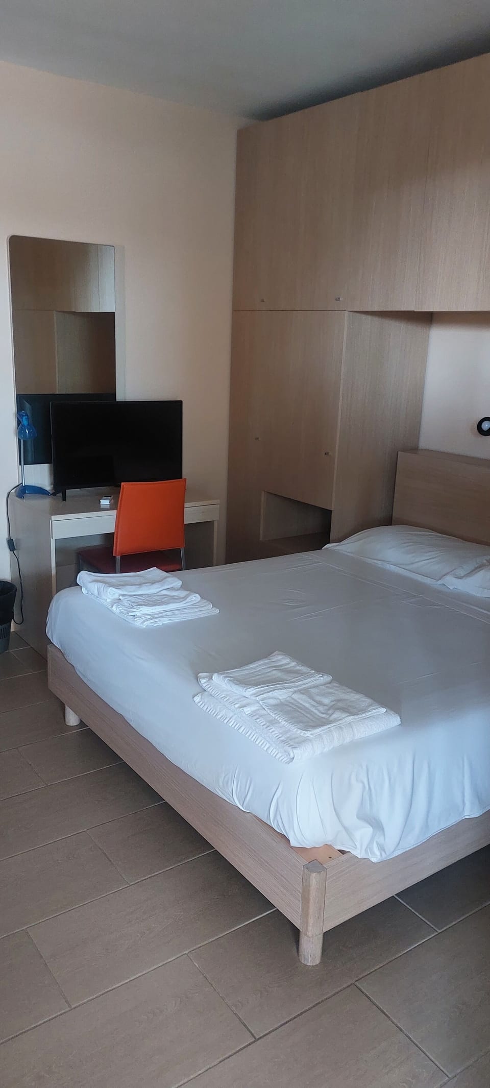Family Room | In-room safe, free WiFi, bed sheets