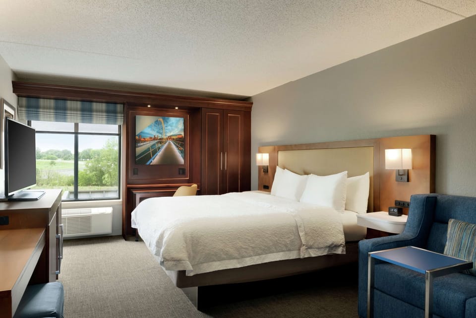 One King and One Sofa Bed Non-Smoking | Premium bedding, in-room safe, desk, laptop workspace