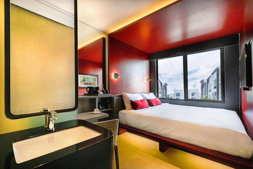 Executive King | Minibar, in-room safe, desk, blackout drapes