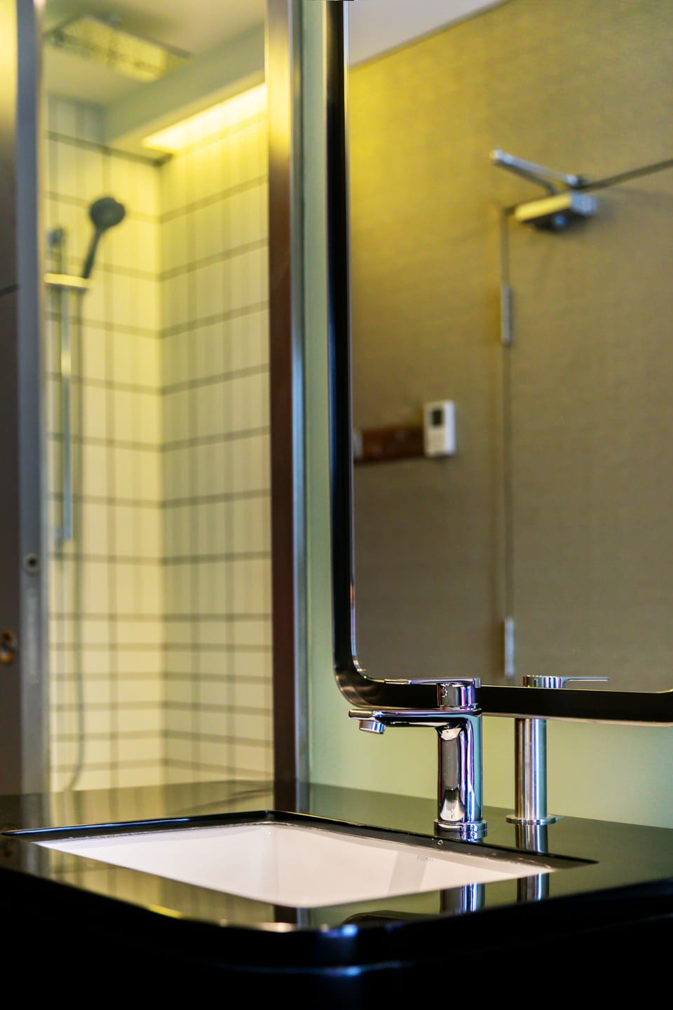 Bathroom sink