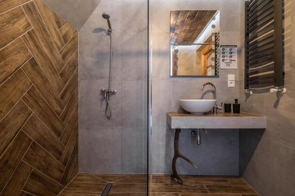 Shower, towels