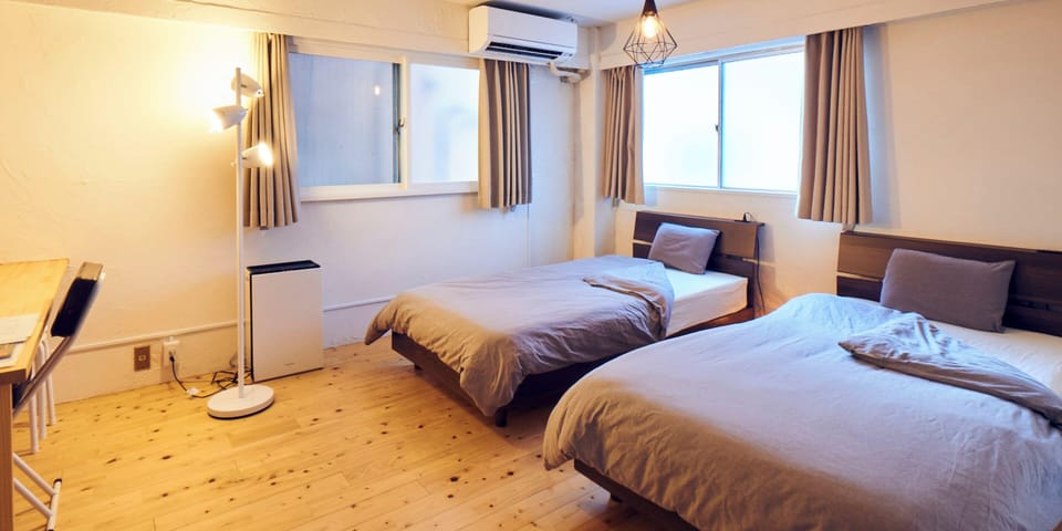 WiFi (free), bed sheets