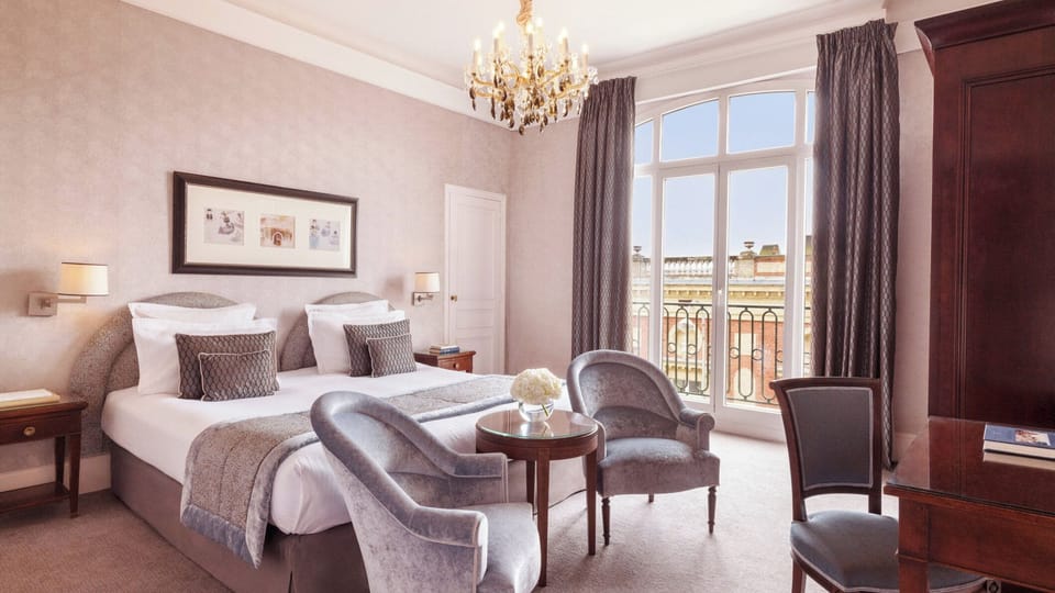 Premium bedding, minibar, in-room safe, blackout drapes