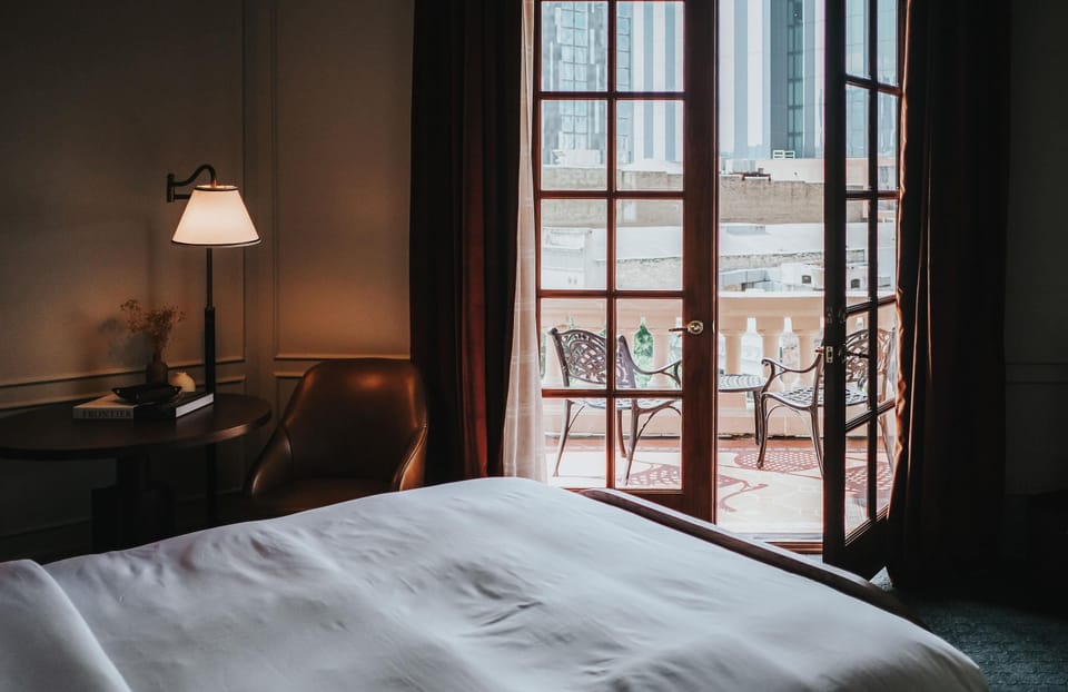 Room, 1 King Bed, Balcony | Hypo-allergenic bedding, pillowtop beds, minibar, in-room safe